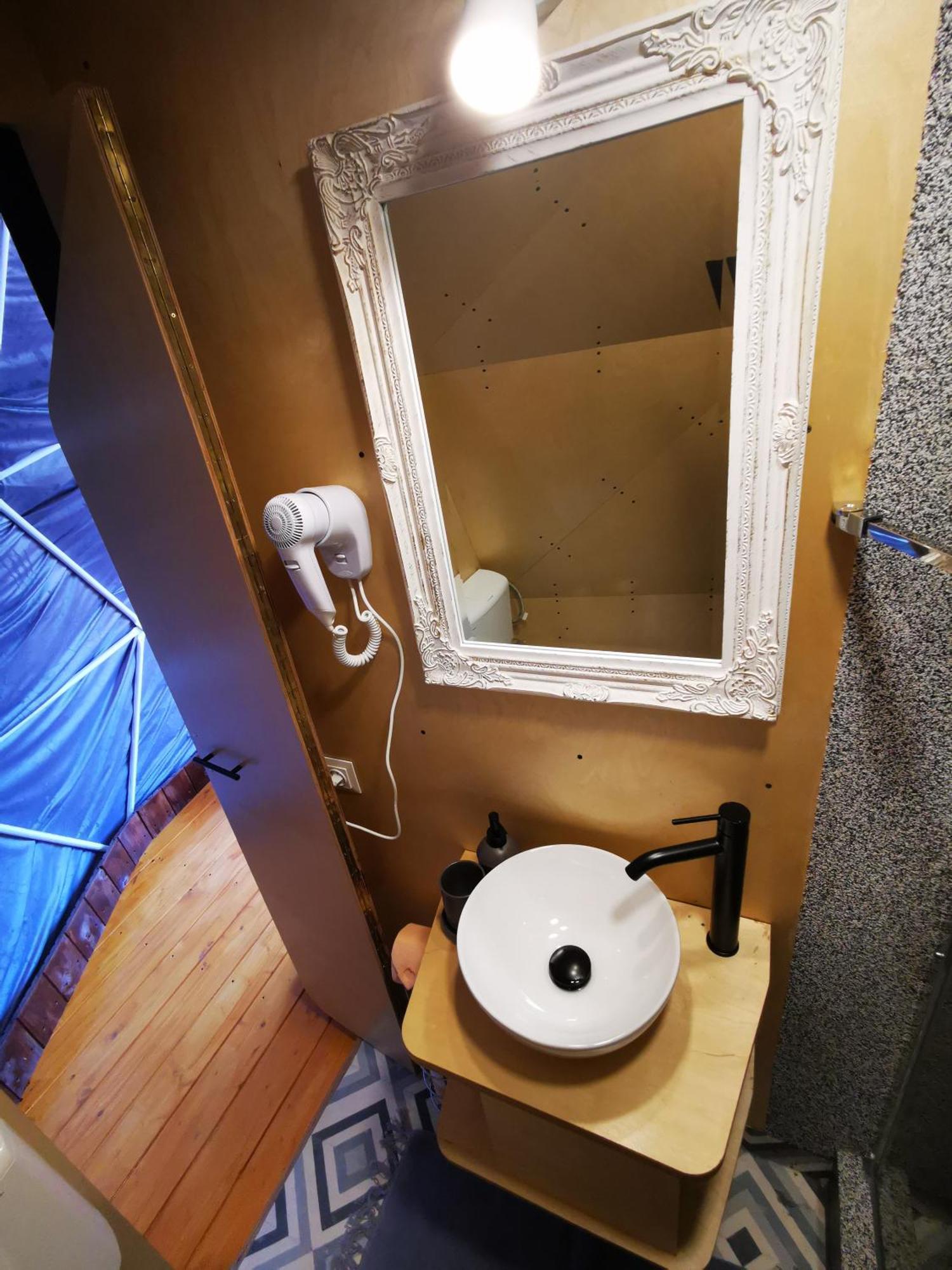 Glamping Zazen Hotell Drumu Carului Exteriör bild