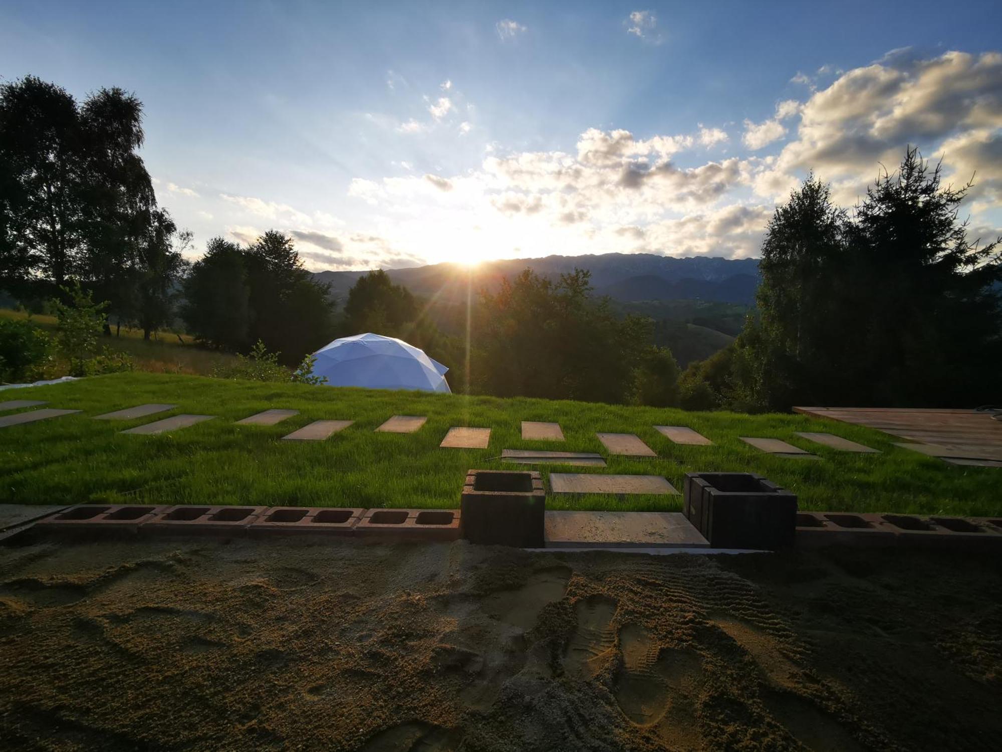 Glamping Zazen Hotell Drumu Carului Exteriör bild