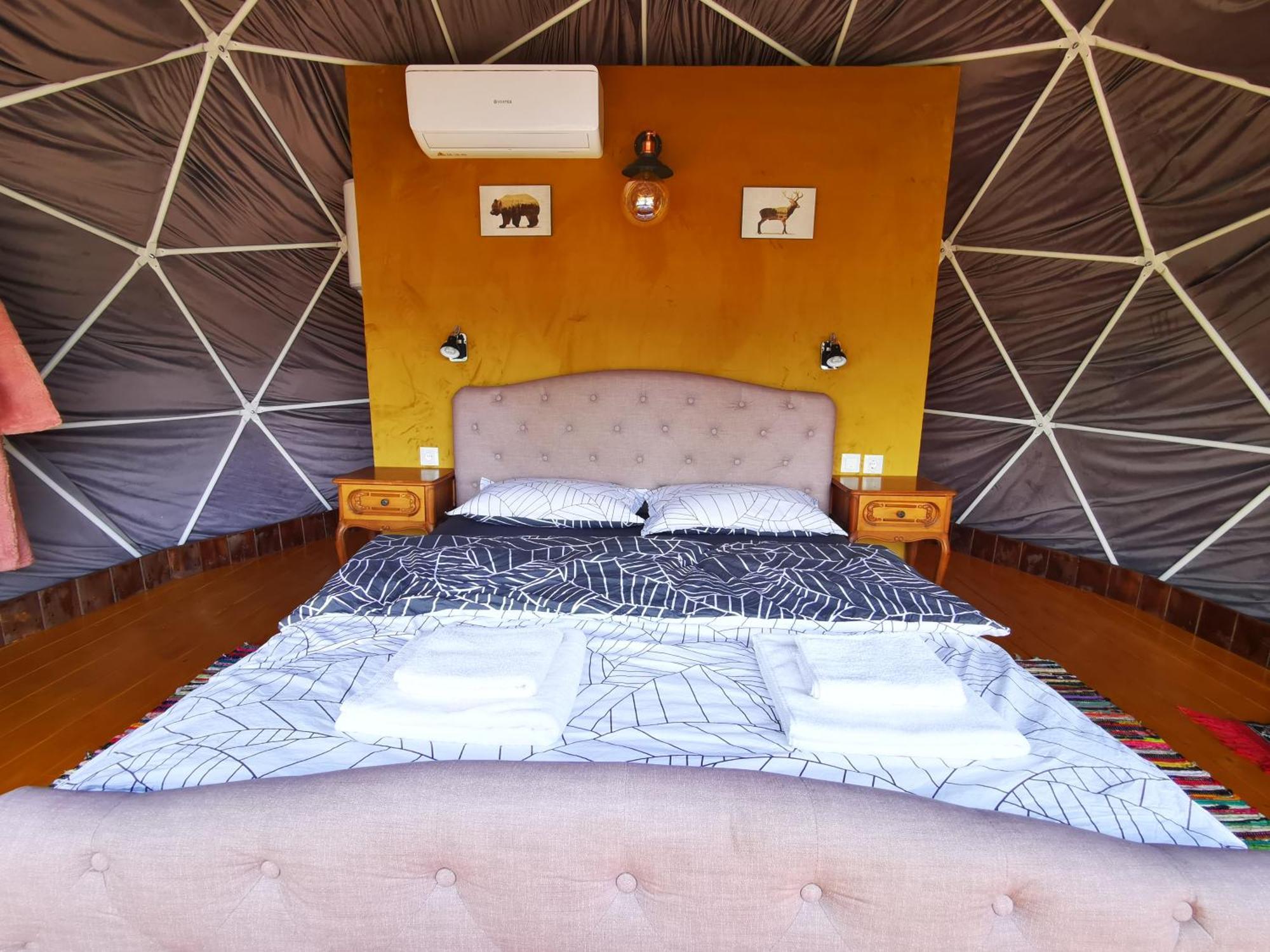 Glamping Zazen Hotell Drumu Carului Exteriör bild